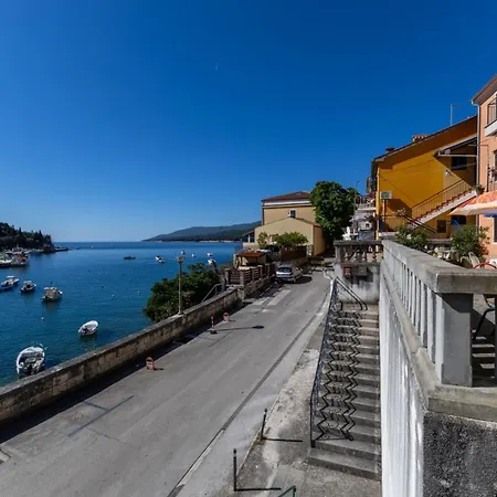 Mare - Beachfront Lejlighed Rabac