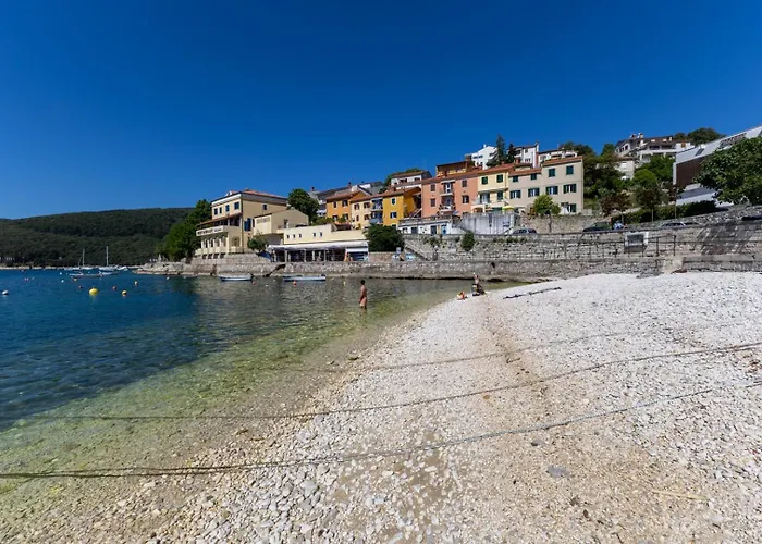 Mare - Beachfront * Rabac