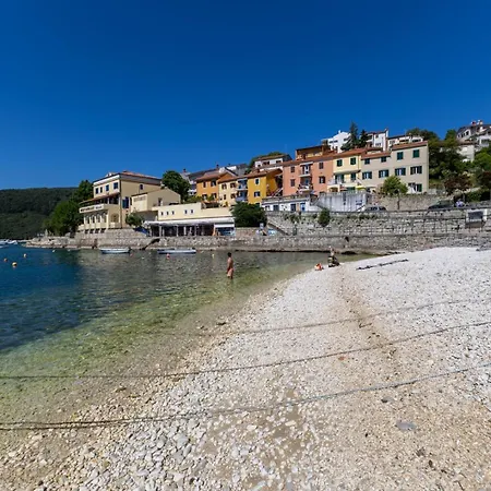 Mare - Beachfront * Rabac