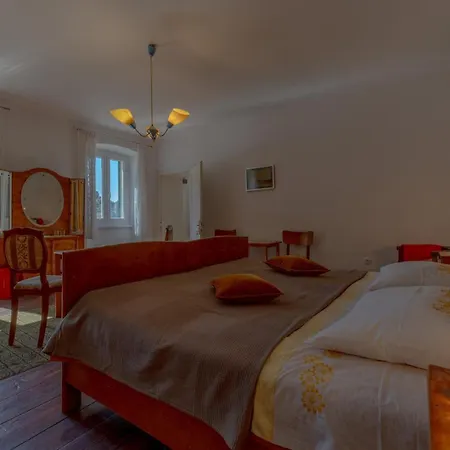 Mare - Beachfront Apartment