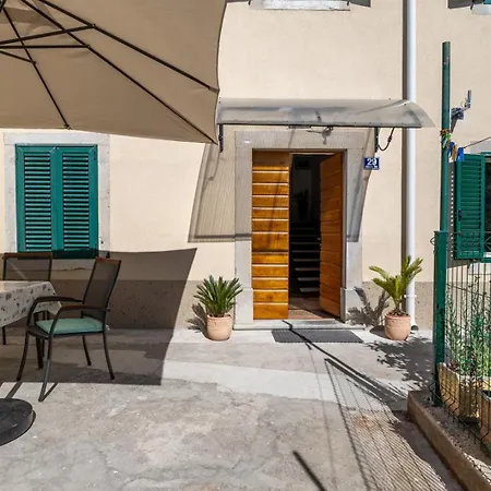 Mare - Beachfront Apartamento