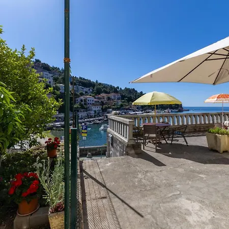 Mare - Beachfront Apartamento Rabac