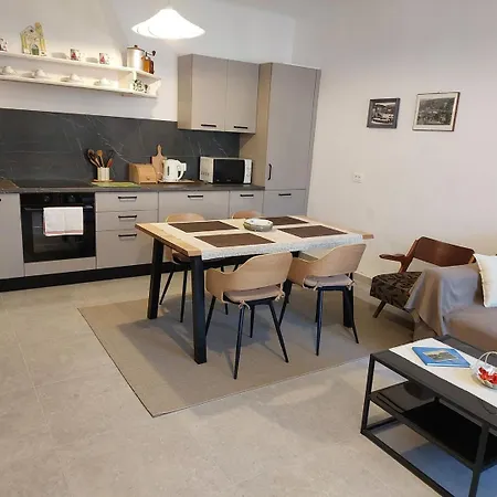 Mare - Beachfront Apartamento Rabac