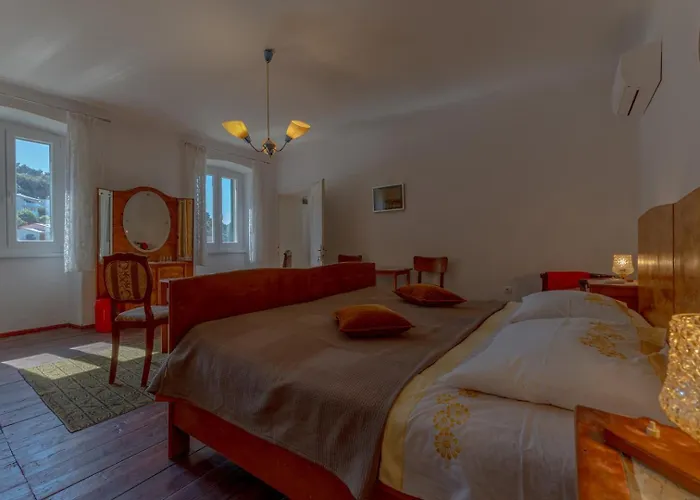 Mare - Beachfront Apartment