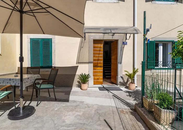 Mare - Beachfront Apartment