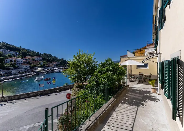 Apartment Mare - Beachfront *